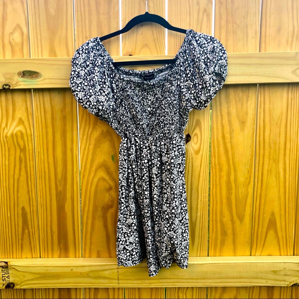 Derek Heart Maternity Black Floral Top Size XL